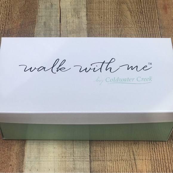 NWT Woman’s Blue Escape Espadrilles by Walk With Me. - Picture 3 of 9